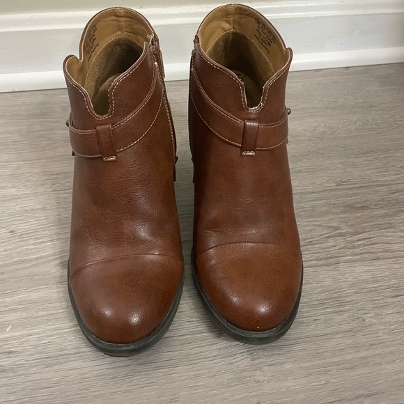 Naturalizer Booties - Picture 4 of 6